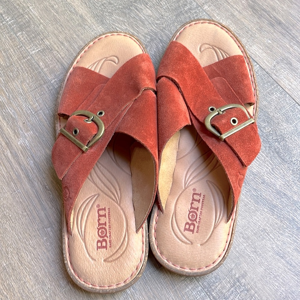 Born Womens Tomato Red Suede 8M Sandal